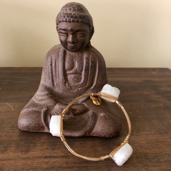 BOURBON AND BOWTIES Gold Wire Agate Bracelet - Picture 4 of 7